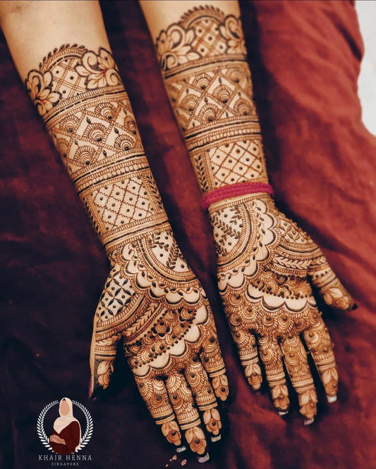 Arm (Hands & Feet) + 2 hours Henna Party $820